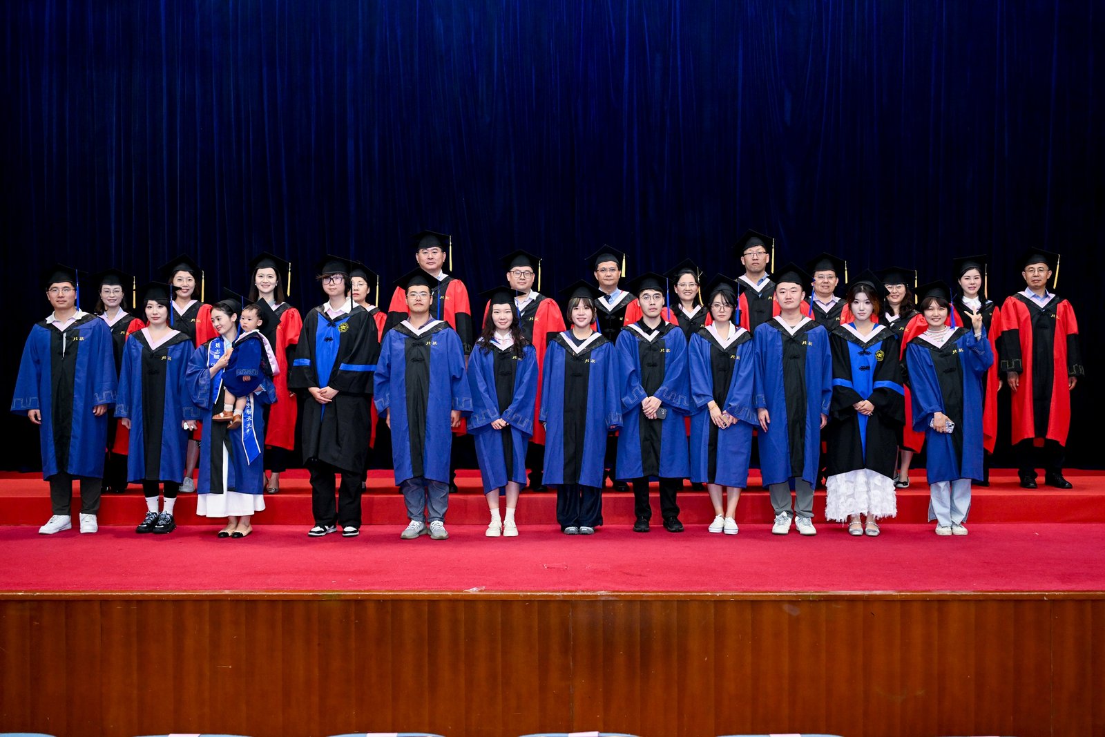 行政管理系党支部书记刘亚娜